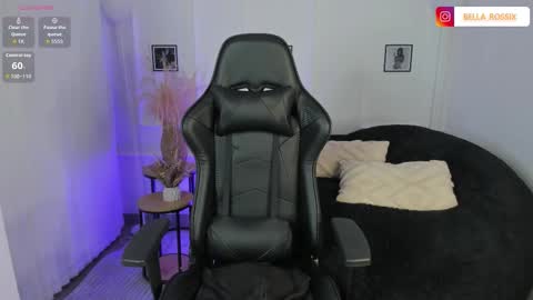 CALL ME BELLA online show from 11-12-25, 12:44