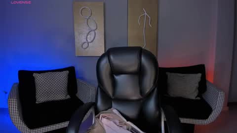Snapshot of bellastorm1 chatting on 06-04-26, 11:27 B E L L A online show from 06-04-26, 11:27