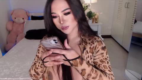 Snapshot of bellaswildcummer chatting on 01-06-25, 10:46 BELLA JONES online show from 01-06-25, 10:46