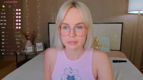 Bella online show from 02-03-26, 01:04