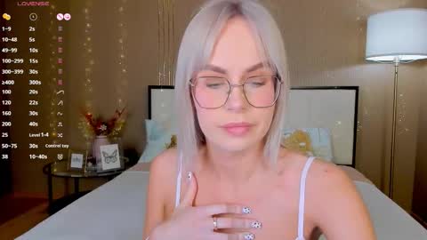 Bella online show from 03-07-26, 01:13