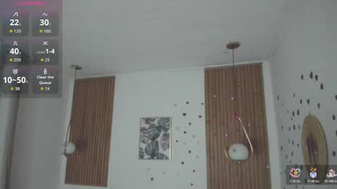 Snapshot of bellawoods_ chatting on 04-25-26, 12:41 laukyubey online show from 04-25-26, 12:41