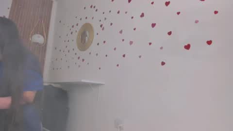 Snapshot of bellawoods_ chatting on 05-18-26, 04:13 laukyubey online show from 05-18-26, 04:13