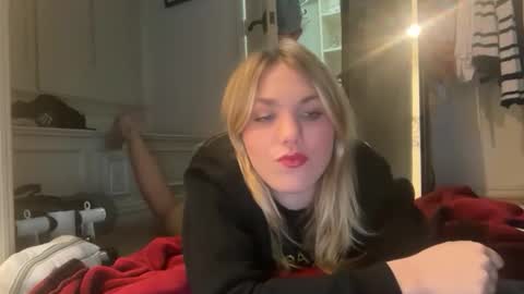 Bella 3 online show from 04-20-26, 04:59