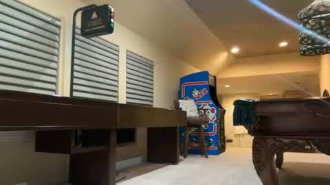 Bella 3 online show from 04-29-26, 04:27