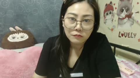 Snapshot of bellbabe chatting on 01-10-25, 03:16 Bella online show from 01-10-25, 03:16