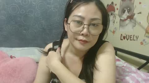 Snapshot of bellbabe chatting on 01-24-25, 01:56 Bella online show from 01-24-25, 01:56