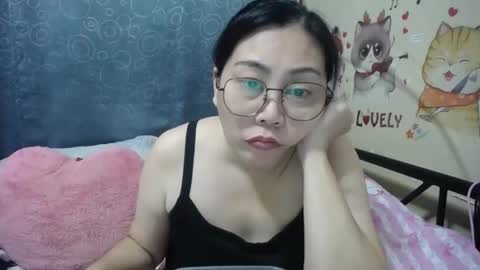 Snapshot of bellbabe chatting on 09-20-25, 11:28 Bella online show from 09-20-25, 11:28