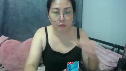 Snapshot of bellbabe chatting on 11-07-25, 11:49 Bella online show from 11-07-25, 11:49