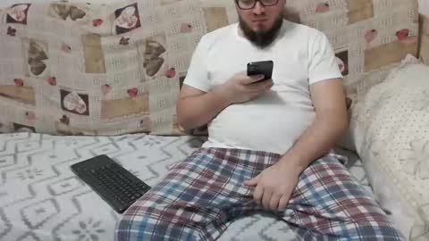 Snapshot of bellcazzoegrosso chatting on 04-15-26, 07:43 bellcazzoegrosso online show from 04-15-26, 07:43