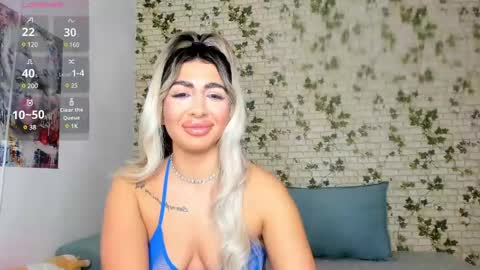 Snapshot of belle_hallle chatting on 01-04-25, 05:58 LucyJelly online show from 01-04-25, 05:58