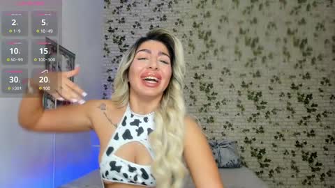 Snapshot of belle_hallle chatting on 03-10-25, 05:18 LucyJelly online show from 03-10-25, 05:18