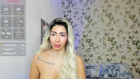 Snapshot of belle_hallle chatting on 03-10-25, 11:27 LucyJelly online show from 03-10-25, 11:27