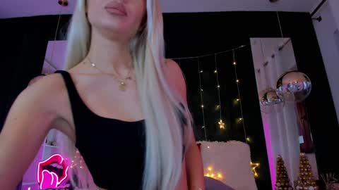 Snapshot of belle_kim chatting on 12-30-24, 07:15 Kim online show from 12-30-24, 07:15