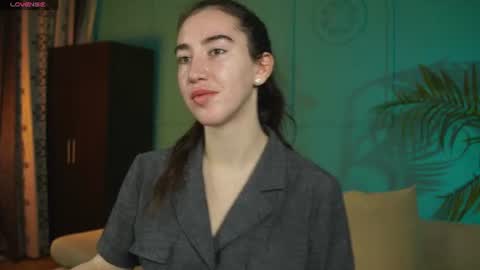 Bella online show from 06-21-26, 10:29