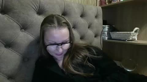 Amelia online show from 11-05-25, 06:52