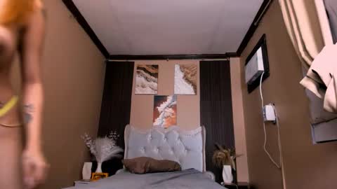 bellecollins online show from 12-18-25, 08:37