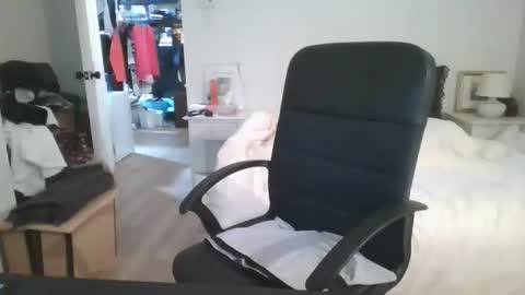 bellequeue19758 online show from 11-19-25, 11:10