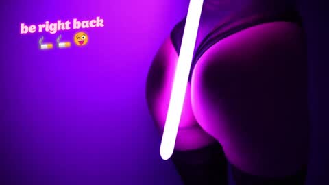 Snapshot of bellezza_ chatting on 12-02-24, 09:35 Your Annabelle Wolf online show from 12-02-24, 09:35