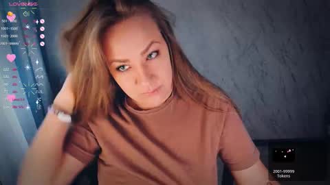 Snapshot of bellezza_ chatting on 10-16-25, 07:31 Your Annabelle Wolf online show from 10-16-25, 07:31