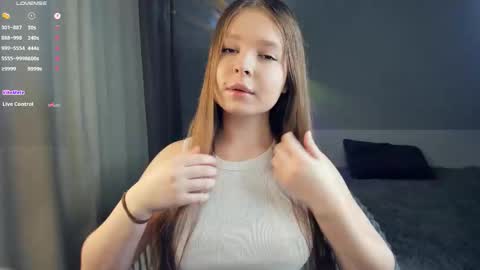 Snapshot of bellidream chatting on 09-28-25, 06:13 Bella online show from 09-28-25, 06:13