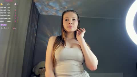 Snapshot of bellidream chatting on 10-26-25, 06:03 Bella online show from 10-26-25, 06:03