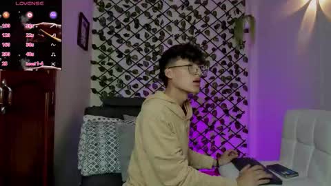 Neon online show from 12-17-25, 11:16