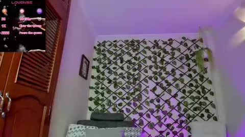 Neon online show from 12-20-25, 11:17