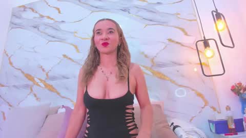 Snapshot of bellota_flak chatting on 01-31-25, 04:25 Bellota Flak online show from 01-31-25, 04:25