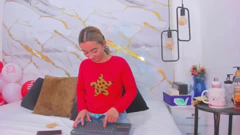 Snapshot of bellota_flak chatting on 02-14-25, 04:26 Bellota Flak online show from 02-14-25, 04:26