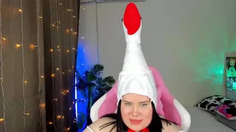 LinaBoo online show from 10-30-25, 03:02