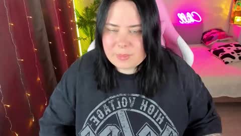 LinaBoo online show from 11-06-25, 05:14