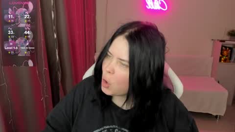 LinaBoo online show from 04-13-26, 06:08