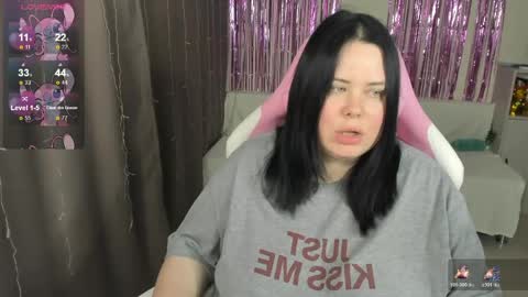 LinaBoo online show from 05-13-26, 07:39