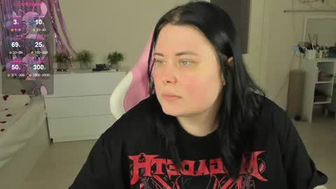 LinaBoo online show from 06-01-26, 01:57