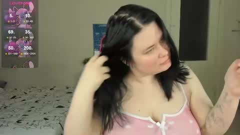 LinaBoo online show from 06-19-26, 07:01