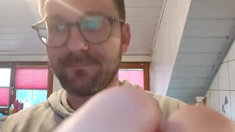Snapshot of ben00189 chatting on 03-19-26, 05:17 ben00189 online show from 03-19-26, 05:17