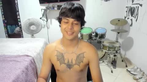 Snapshot of ben_falcon chatting on 05-07-26, 02:39 Ben online show from 05-07-26, 02:39