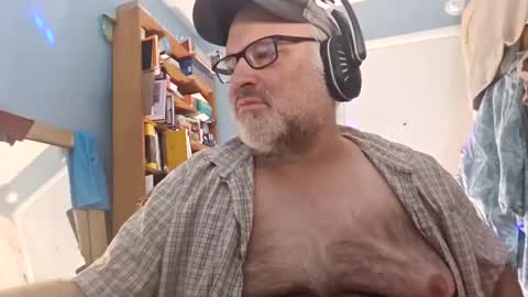 Snapshot of bendavewill chatting on 12-19-24, 08:45 Bendavewill online show from 12-19-24, 08:45