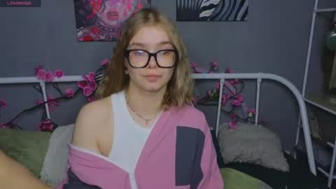 KENDALL  NATHAN online show from 06-19-26, 07:28