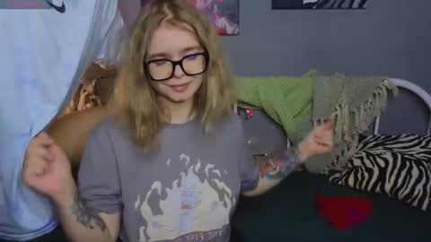 KENDALL  NATHAN online show from 06-27-26, 12:22