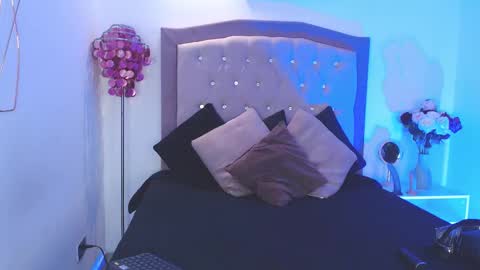 Tiffany and Bengie online show from 09-28-25, 01:38