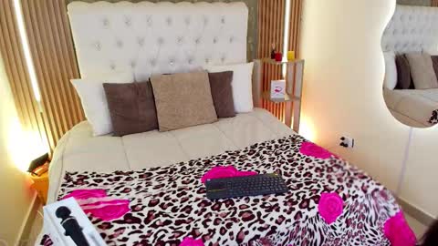 Tiffany and Bengie online show from 03-10-26, 08:47