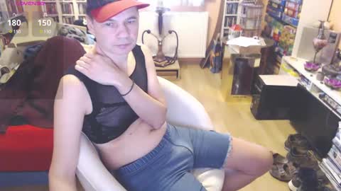 Snapshot of benijamin chatting on 02-06-25, 12:16 benijamin online show from 02-06-25, 12:16