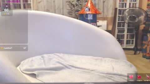 Snapshot of benijamin chatting on 09-11-25, 09:42 benijamin online show from 09-11-25, 09:42