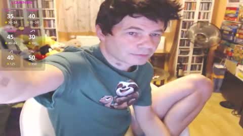 Snapshot of benijamin chatting on 10-09-25, 07:28 benijamin online show from 10-09-25, 07:28