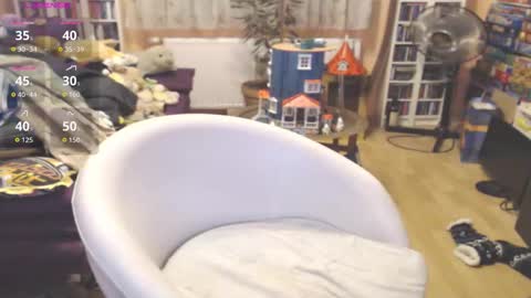 Snapshot of benijamin chatting on 10-23-25, 08:57 benijamin online show from 10-23-25, 08:57