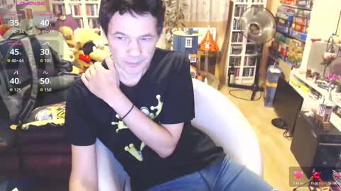 Snapshot of benijamin chatting on 10-30-25, 08:27 benijamin online show from 10-30-25, 08:27