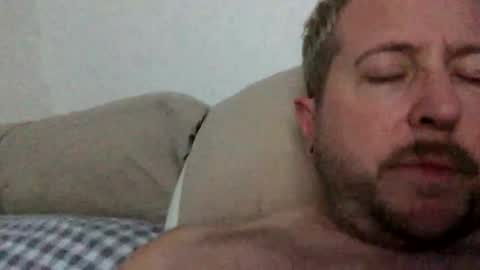 Snapshot of benjohny10 chatting on 09-30-25, 11:04 benzguy online show from 09-30-25, 11:04