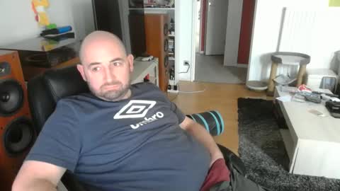 Snapshot of bennn54 chatting on 12-21-24, 11:44 Ben online show from 12-21-24, 11:44